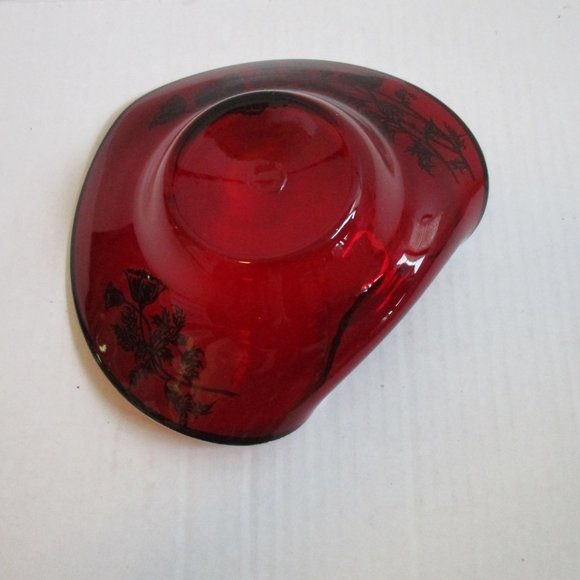 *Vibrant Vintage Red Glass Dish Swirl Foldover with Silver Leaf Overlay - Picture 8 of 8